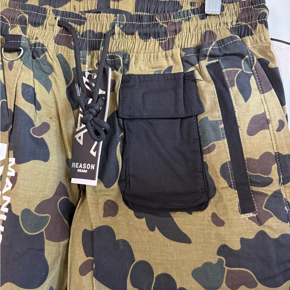 Reason Camouflage Cargo Pants, Size Large NWT - Picture 6 of 11
